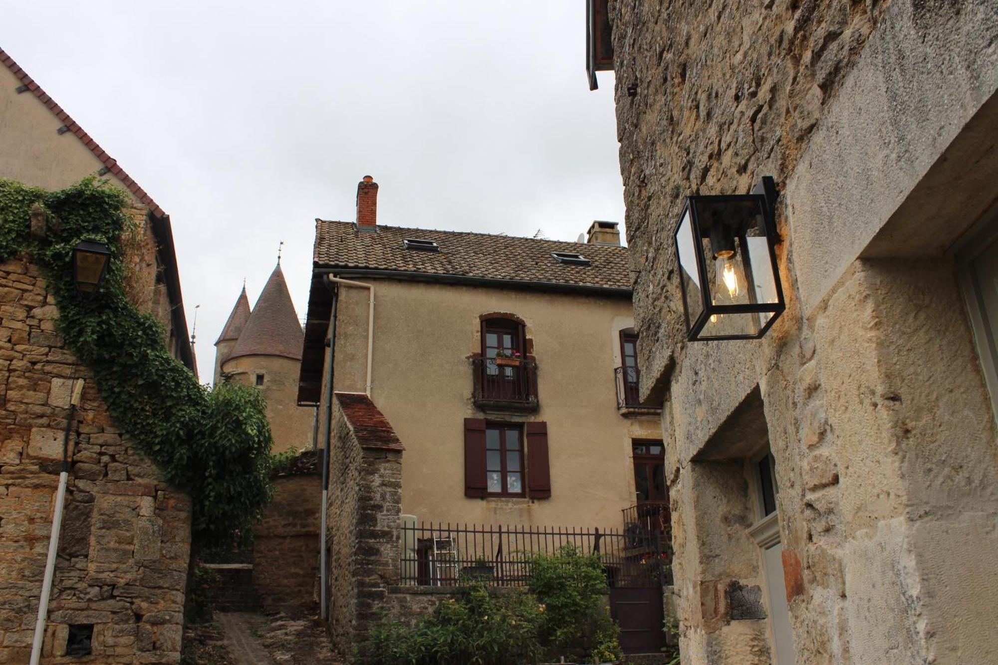 Chateauneuf Suites Dış mekan fotoğraf