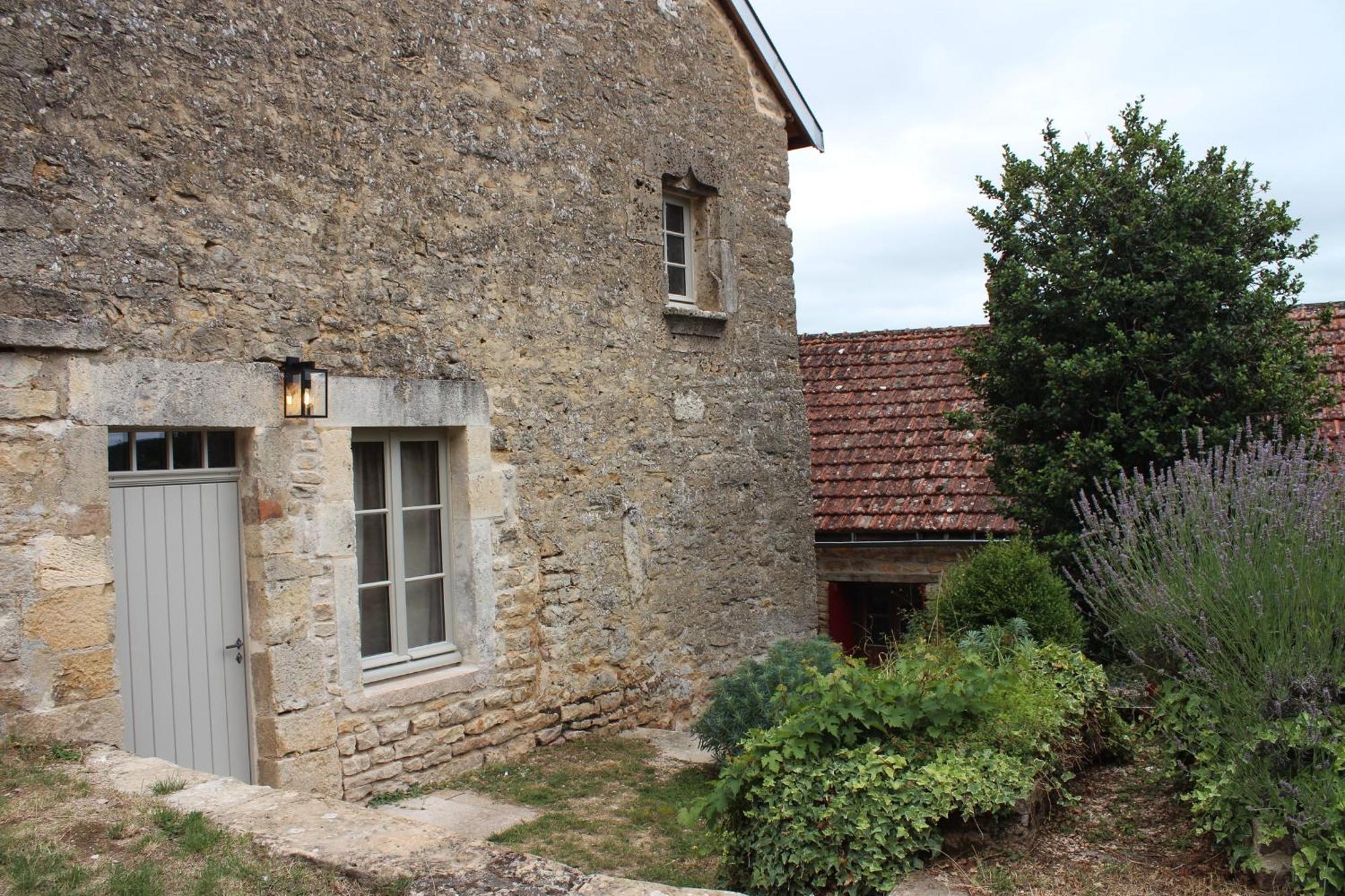 Chateauneuf Suites Dış mekan fotoğraf