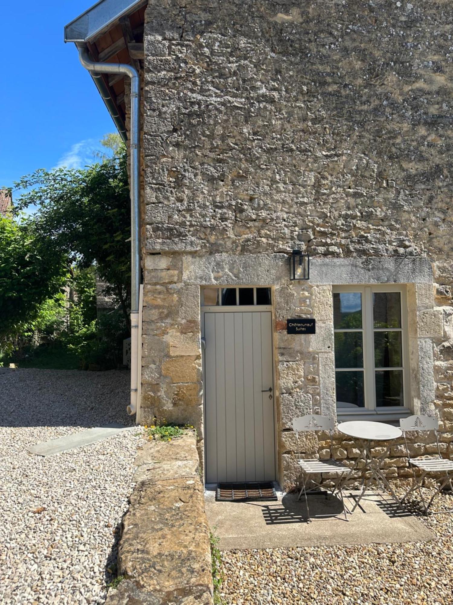 Chateauneuf Suites Dış mekan fotoğraf
