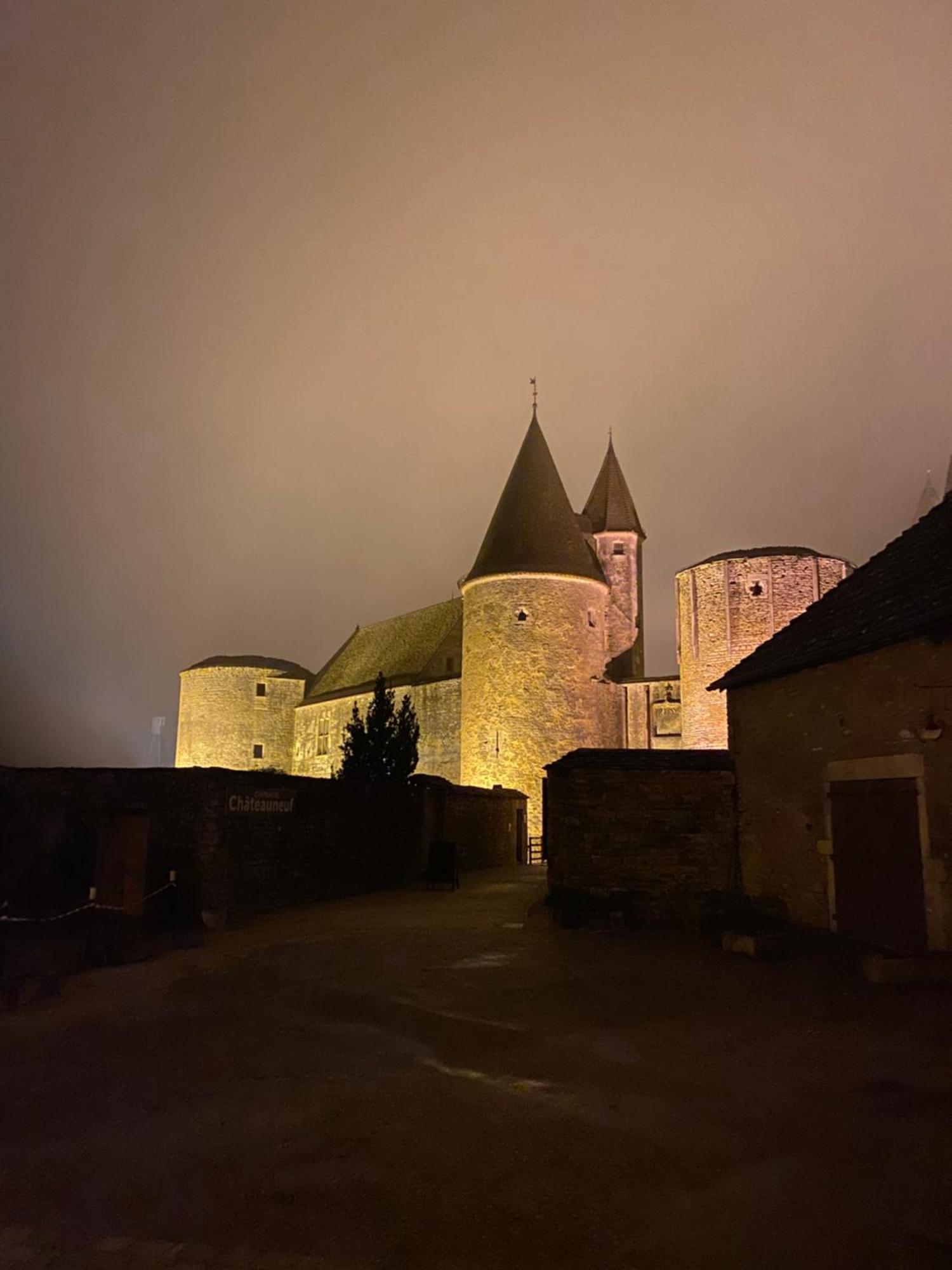 Chateauneuf Suites Dış mekan fotoğraf